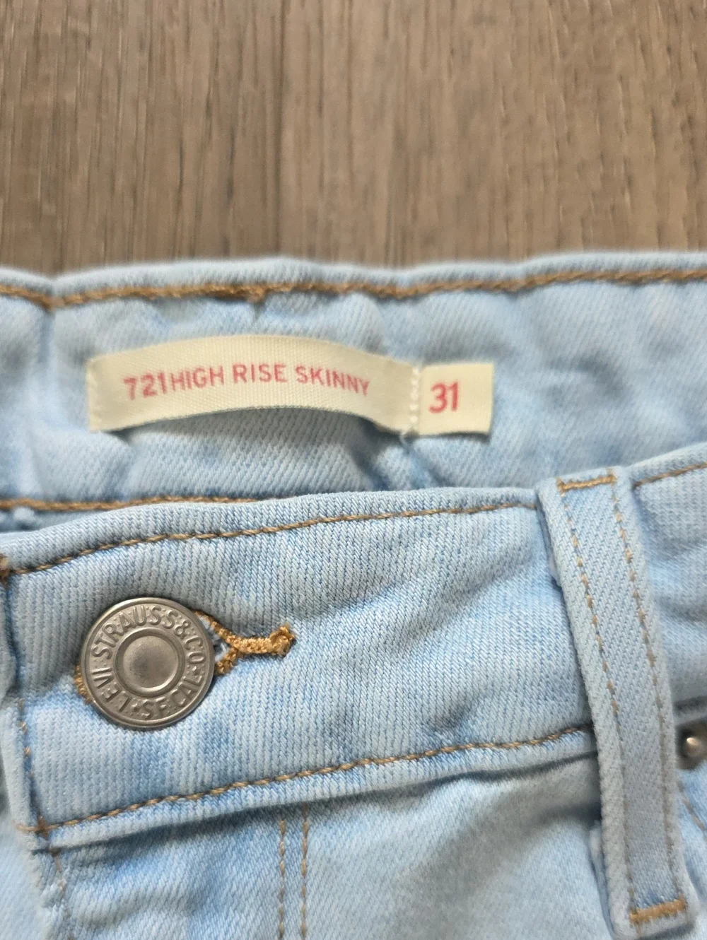 Levis slim fit